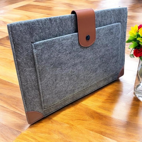 Felt laptop sleeve - 12",